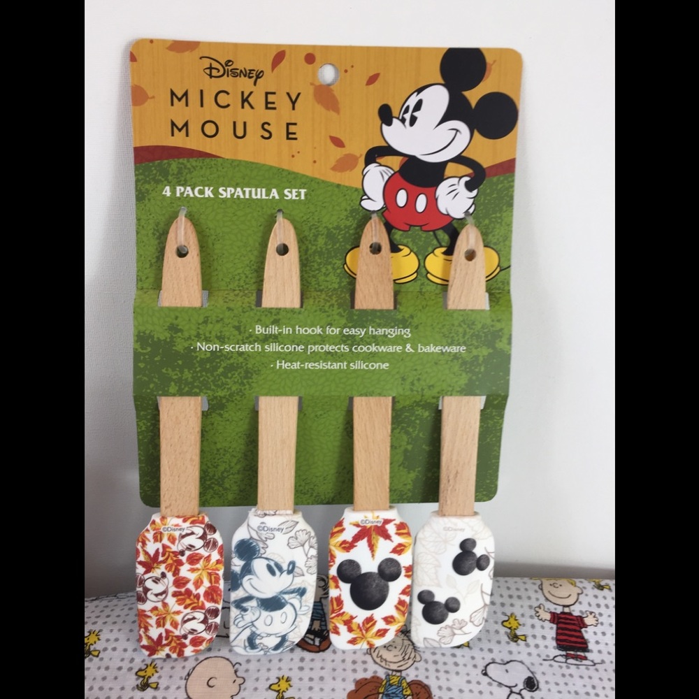 NWT Mickey Mouse 4-Pack Fall Spatula Set